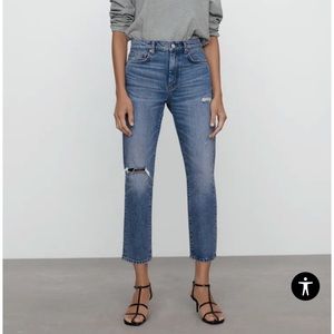 Zara High Waisted Relaxed Mom Jeans NWT